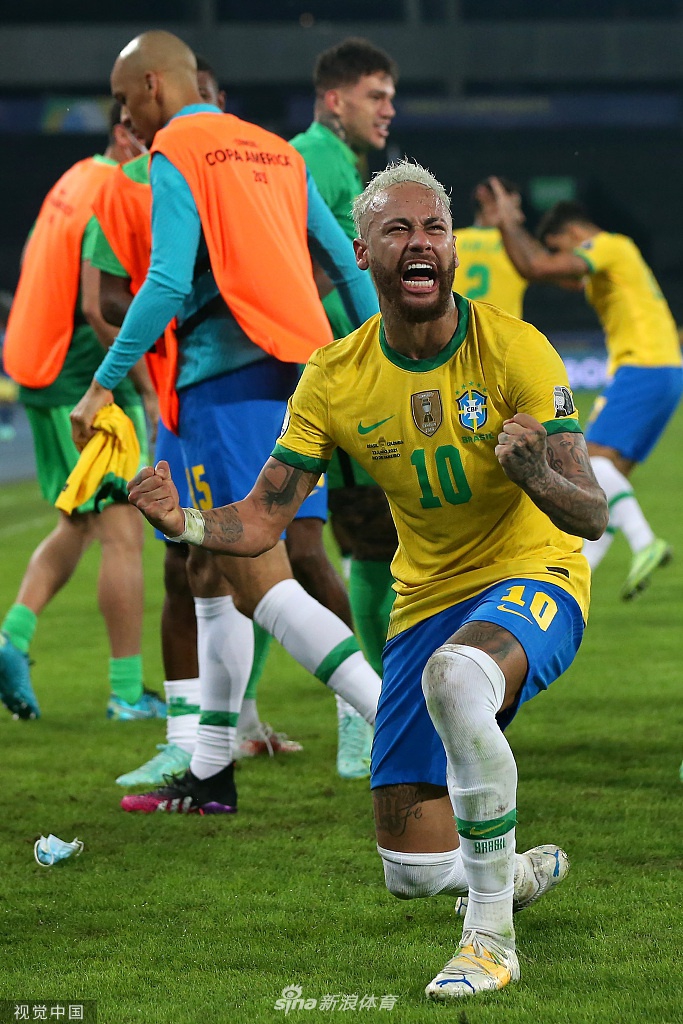 哥伦比亚横扫巴西，科瓦契奇惊艳世界
