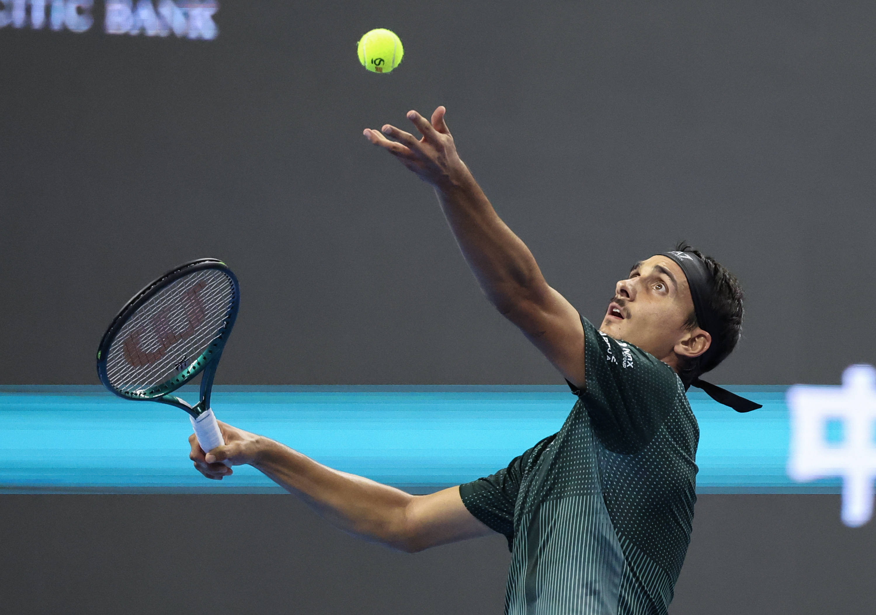 意大利网球队翻盘日本网球队，兹维列夫关键制胜的简单介绍