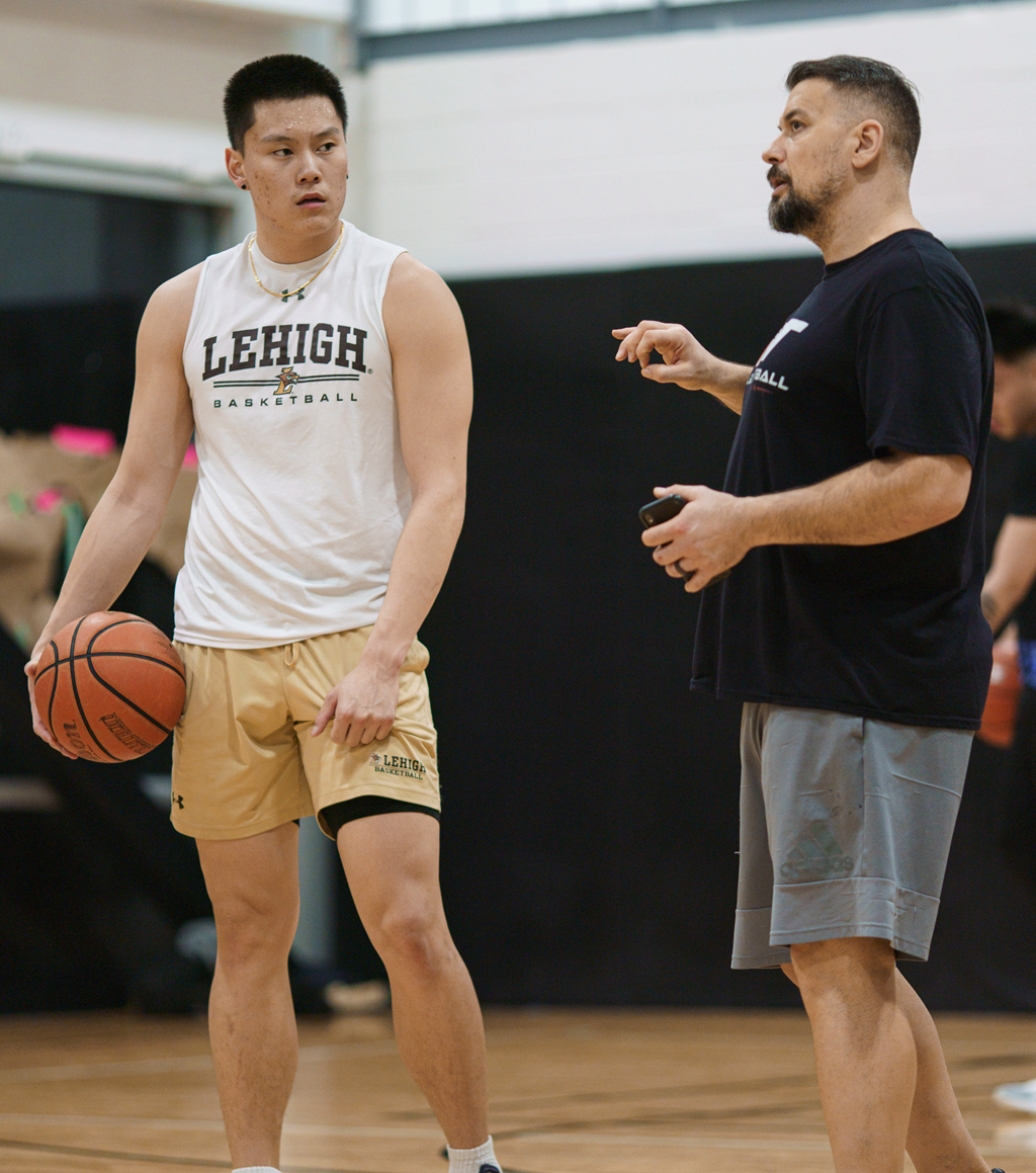 南韩男篮险胜法国男篮，锡安打破历史纪录