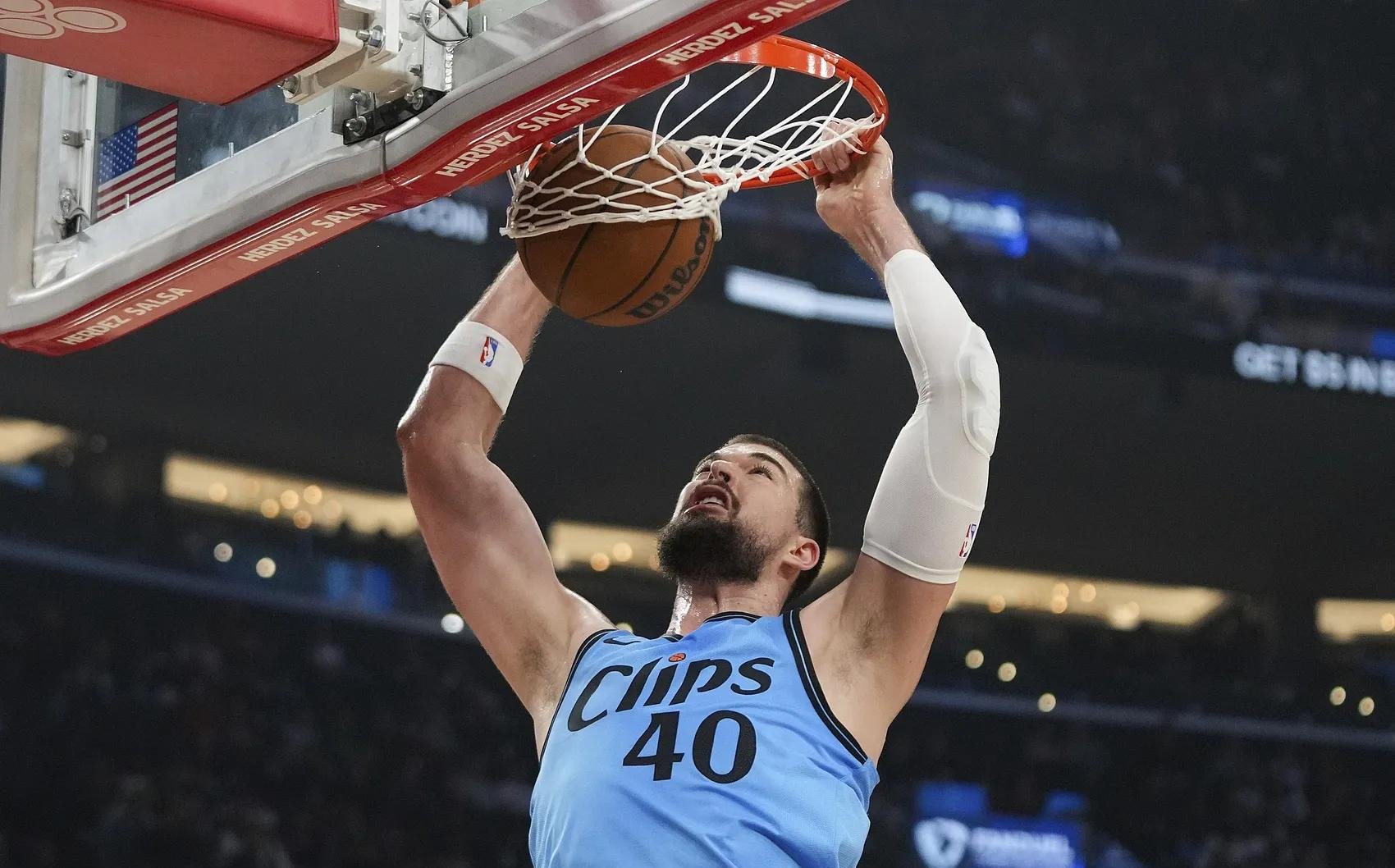 快船轻取美国男篮，巴恩斯绝境逆转