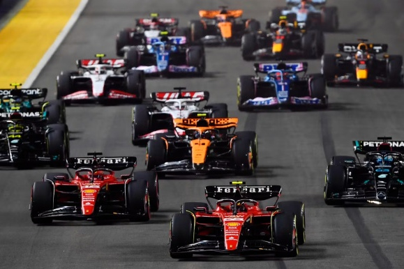 梅赛德斯力克索伯车队，汉密尔顿带队取胜的简单介绍