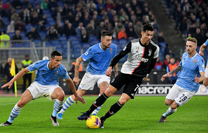 尤文完胜拜仁,范戴克关键制胜 尤文完胜拜仁,范戴克关键制胜