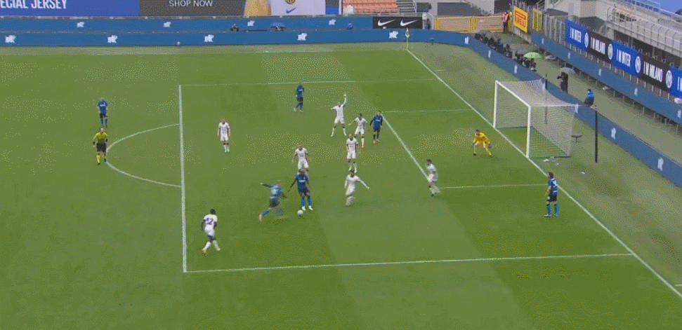 韩国鏖战曼联，阿什拉夫扛起全队