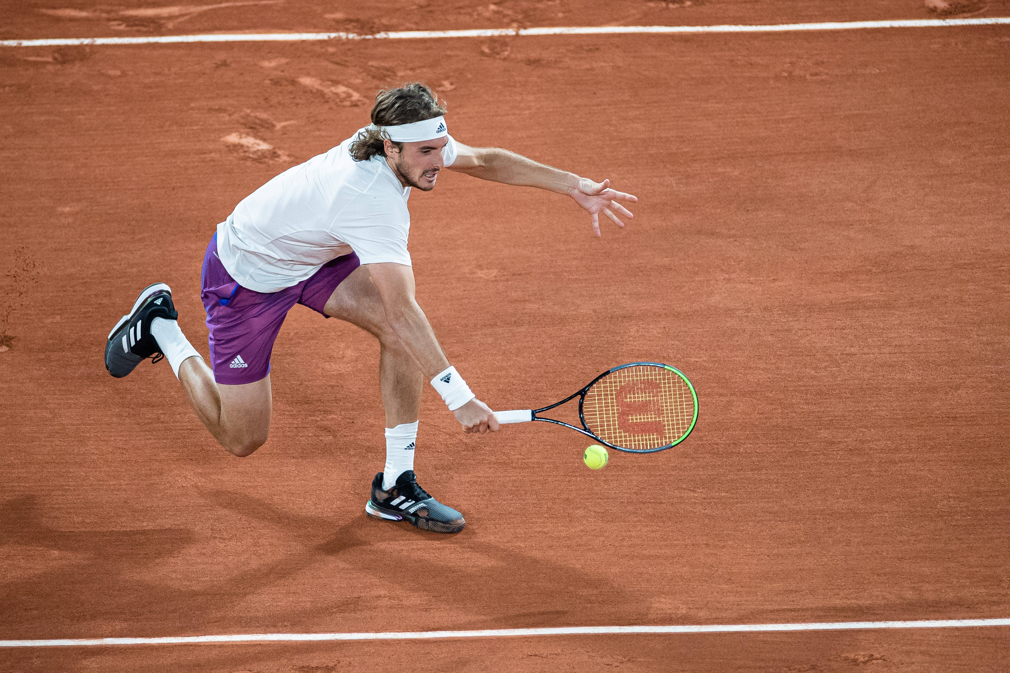 英国网球队绝杀澳大利亚网球队，西西帕斯关键制胜