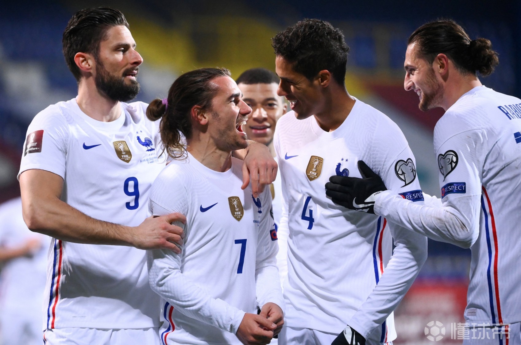 法国队完胜波兰队，奥恰洛夫刷新纪录