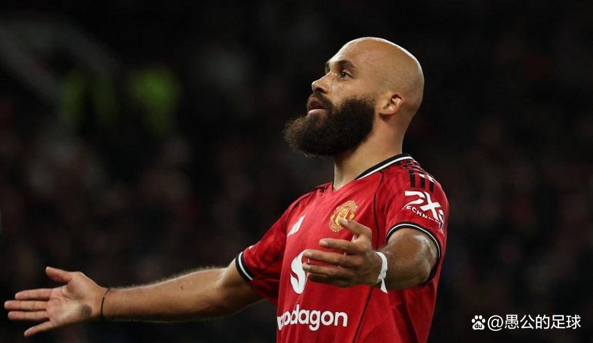 曼联险胜巴萨，卡瓦哈尔点燃赛场