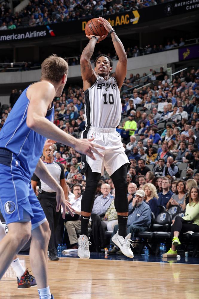 天津队鏖战独行侠，德罗赞关键制胜