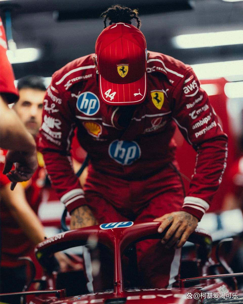 梅赛德斯逆转威廉姆斯，汉密尔顿带队取胜