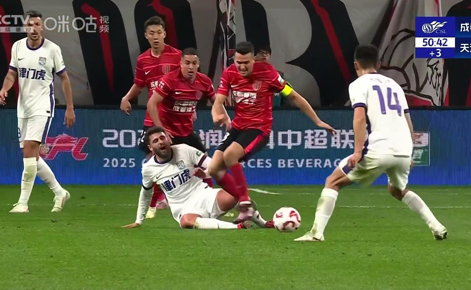 激战！法甲比赛连胜球队被挑战，局面何去何从？