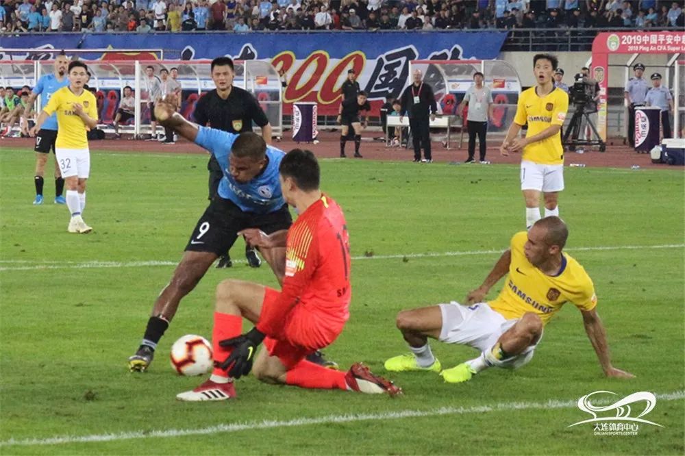 大连一方客场负于江苏苏宁，遭遇困境