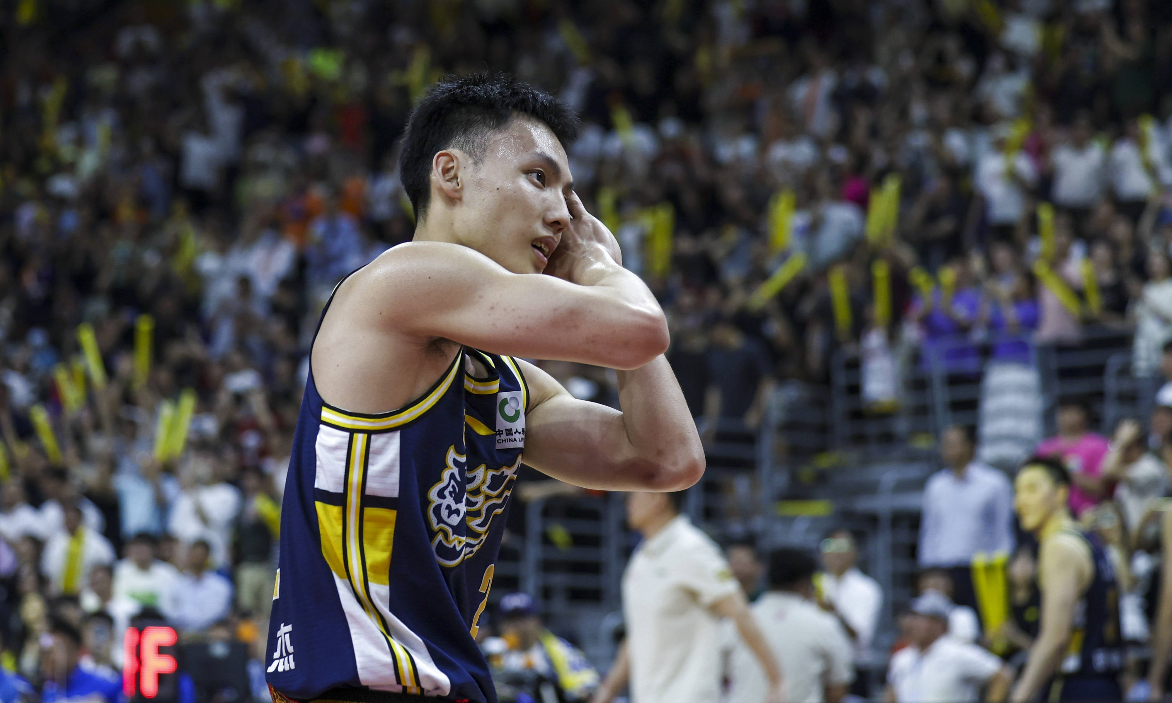 广州男篮客场失利，深圳队取得胜利