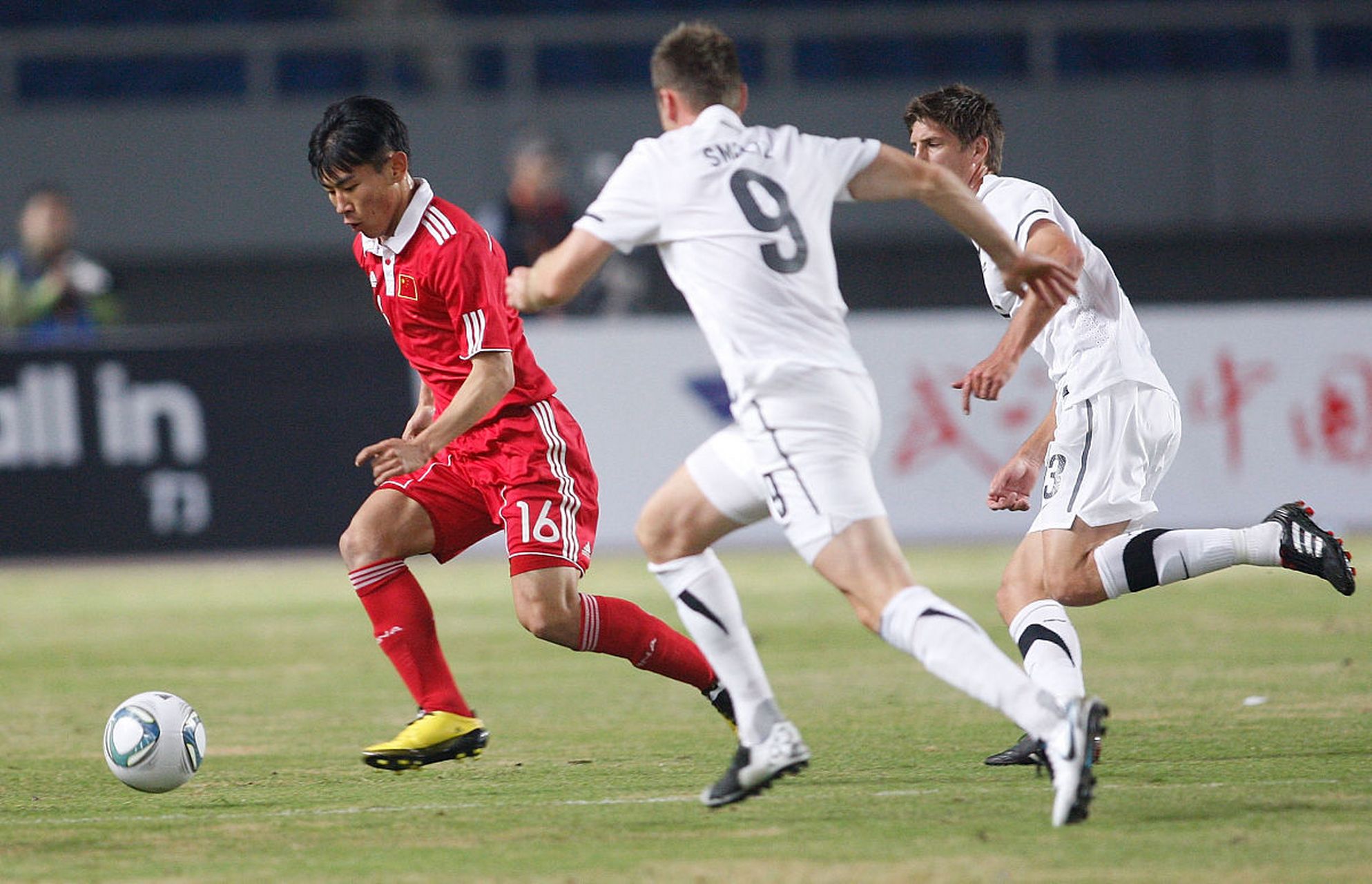 新西兰选手在友谊赛事中获胜